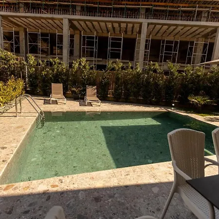 Id-real Villa Golem (Tirana)