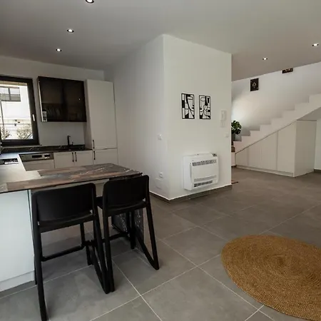 Id-real Golem (Tirana)