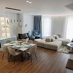Id-real Villa Golem (Tirana)
